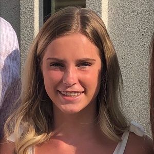 Meet your Posher, Claire